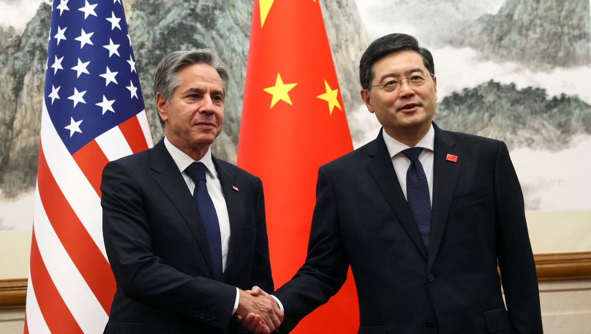 Antony Blinken y el ministro chino del Exterior, Qin Gan | AP