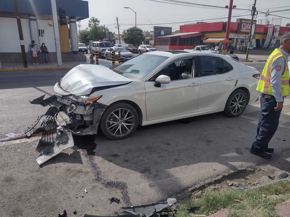 Choque en centro de Torreón. | Especial