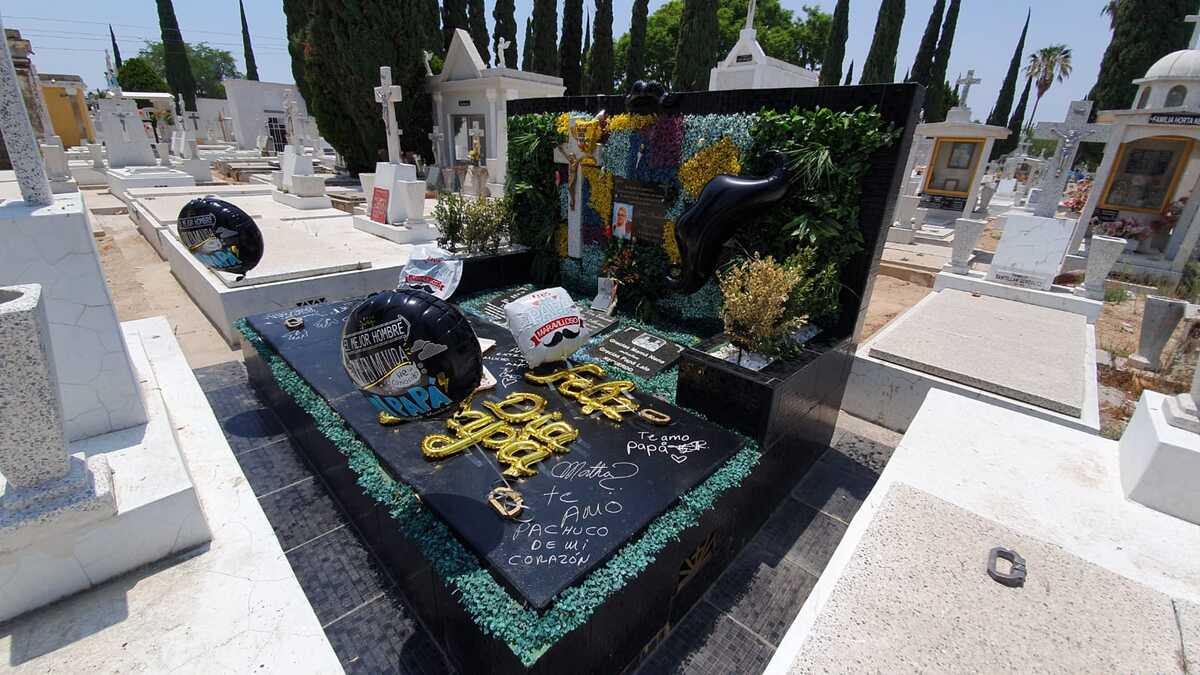 Hombre cae en cripta profunda tras ir al Panteón de Guadalajara por el Día del Padre (Juan Carlos Munguía)