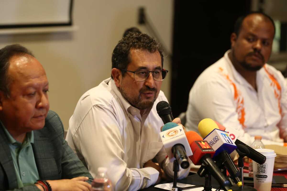 La separación de los cargos, añadió Cravioto Romero, se ordenó para garantizar que no exista uso de recursos público en favor de aspirantes