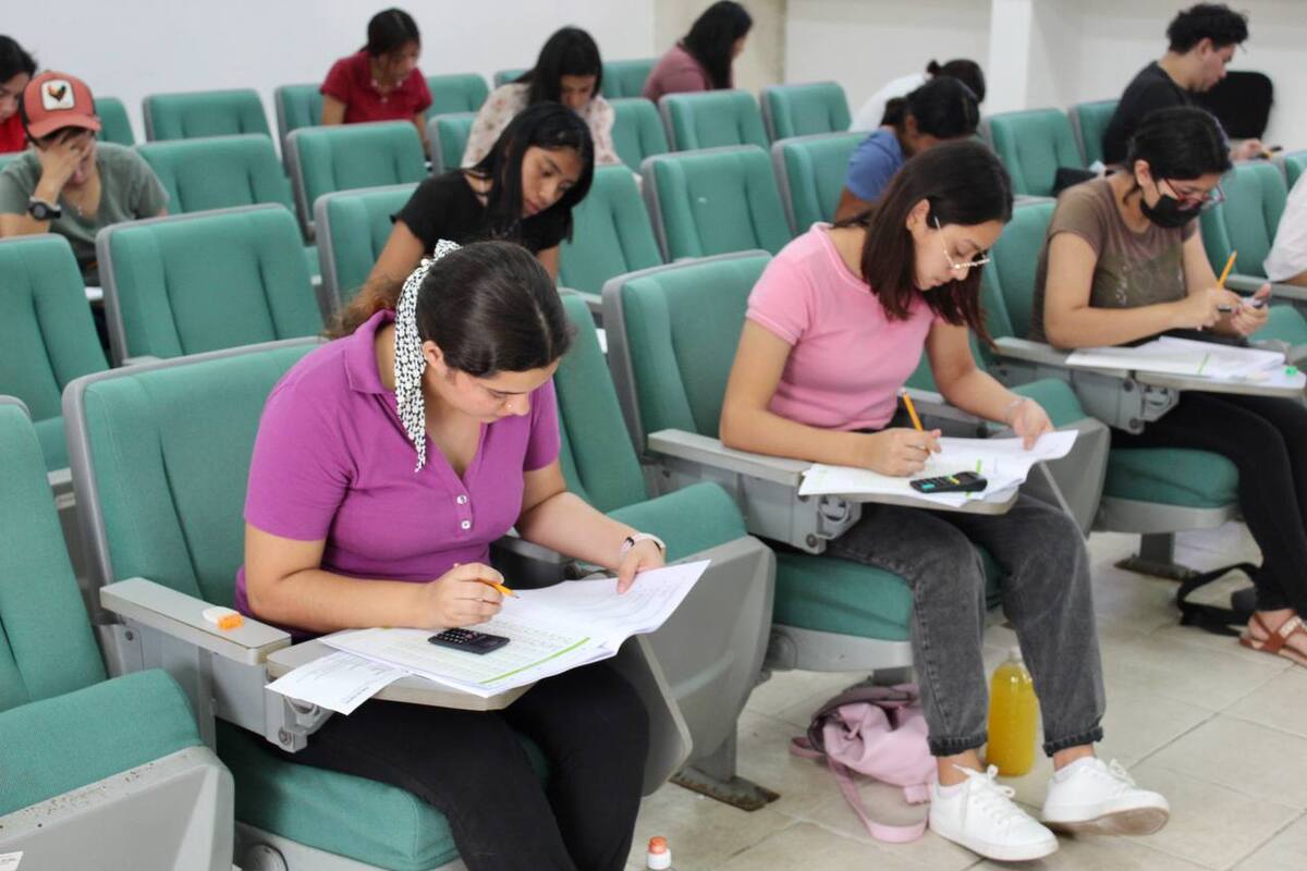 Se recomendó evitar actividades físicas en escuelas por la onda de calor en Yucatán. | Alejandro Ruvalcaba