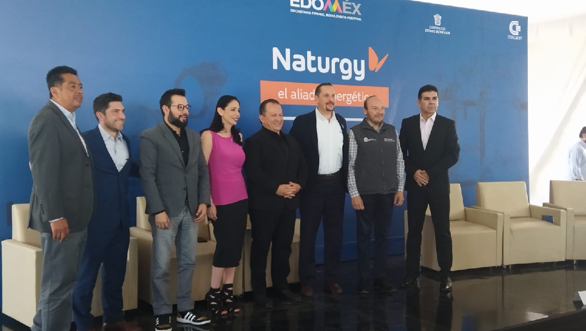 Rueda de prensa para anunciar la conclusión de la red de gas natural en el parque industrial Toluca 2000 (Alondra Ávila Romero)