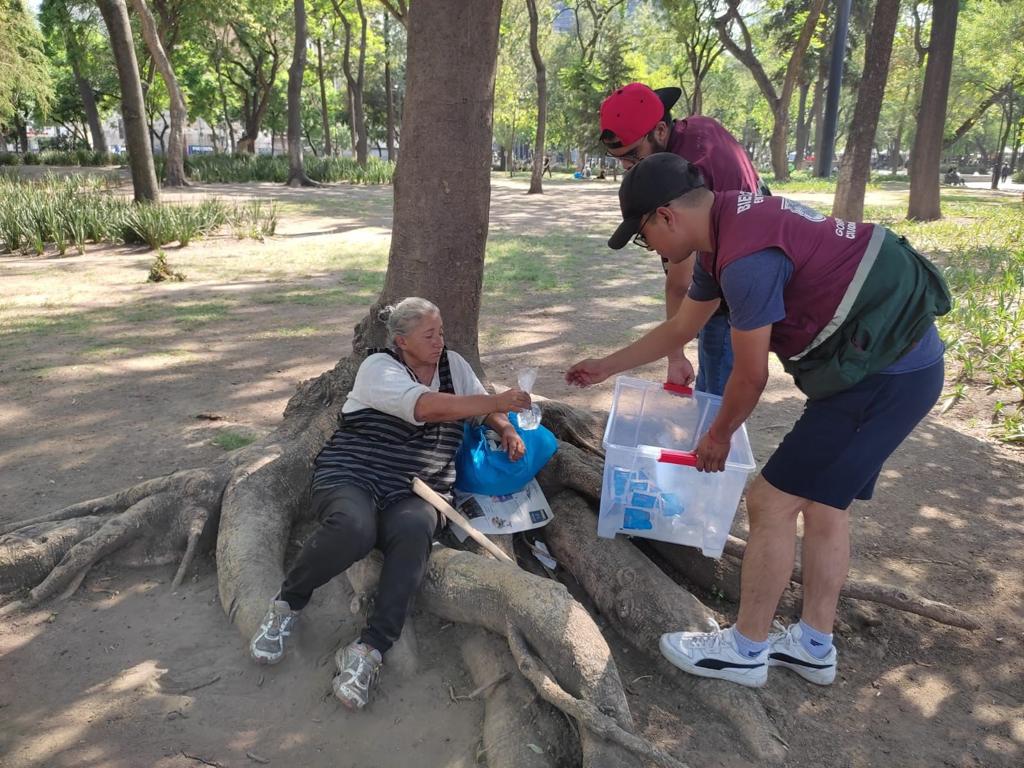 Se les brindan los servicios de albergue.