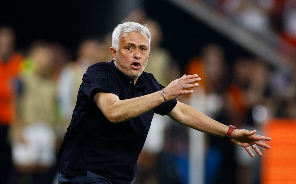 Mourinho, suspendido por su comportamiento en final de Europa League (Reuters)