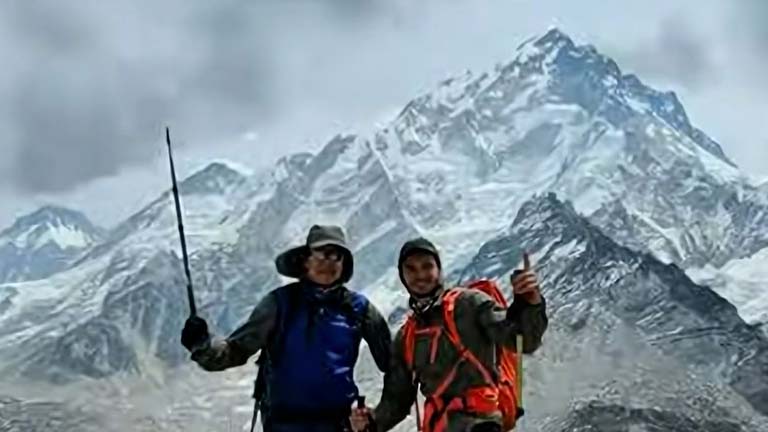 Padre e hijo mexicanos enfrentaron diversos retos al escalar el Everest