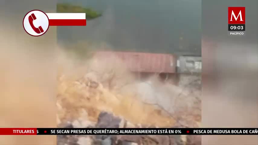 Vuelca tráiler sobre autopista siglo XXI de Michoacán