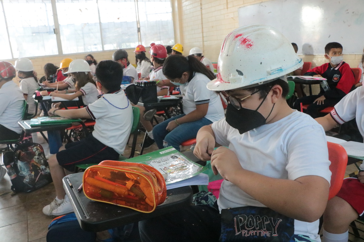 Niegan represalias contra escuela de niños con casco en NL