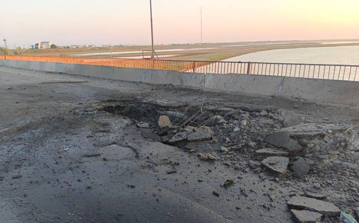 El puente que une a Ucrania con Crimea fue atacado por Kiev. (TvToronto).