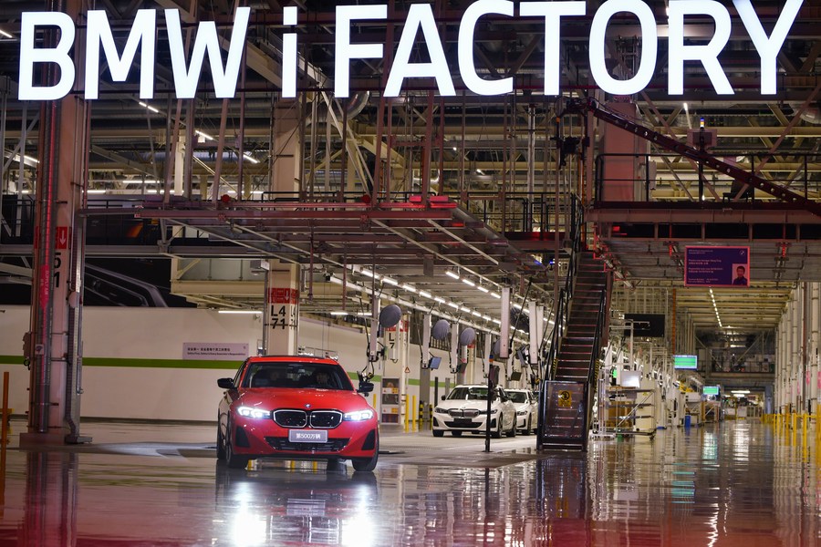 El vehículo número 5 millones de BMW Brilliance Automotive Ltd. (BBA) en el distrito de Tiexi de Shenyang. (BBA/Folleto a través de Xinhua)