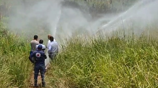 En Veracruz, fuga en ducto de agua causa desperdicio de cientos de litros.