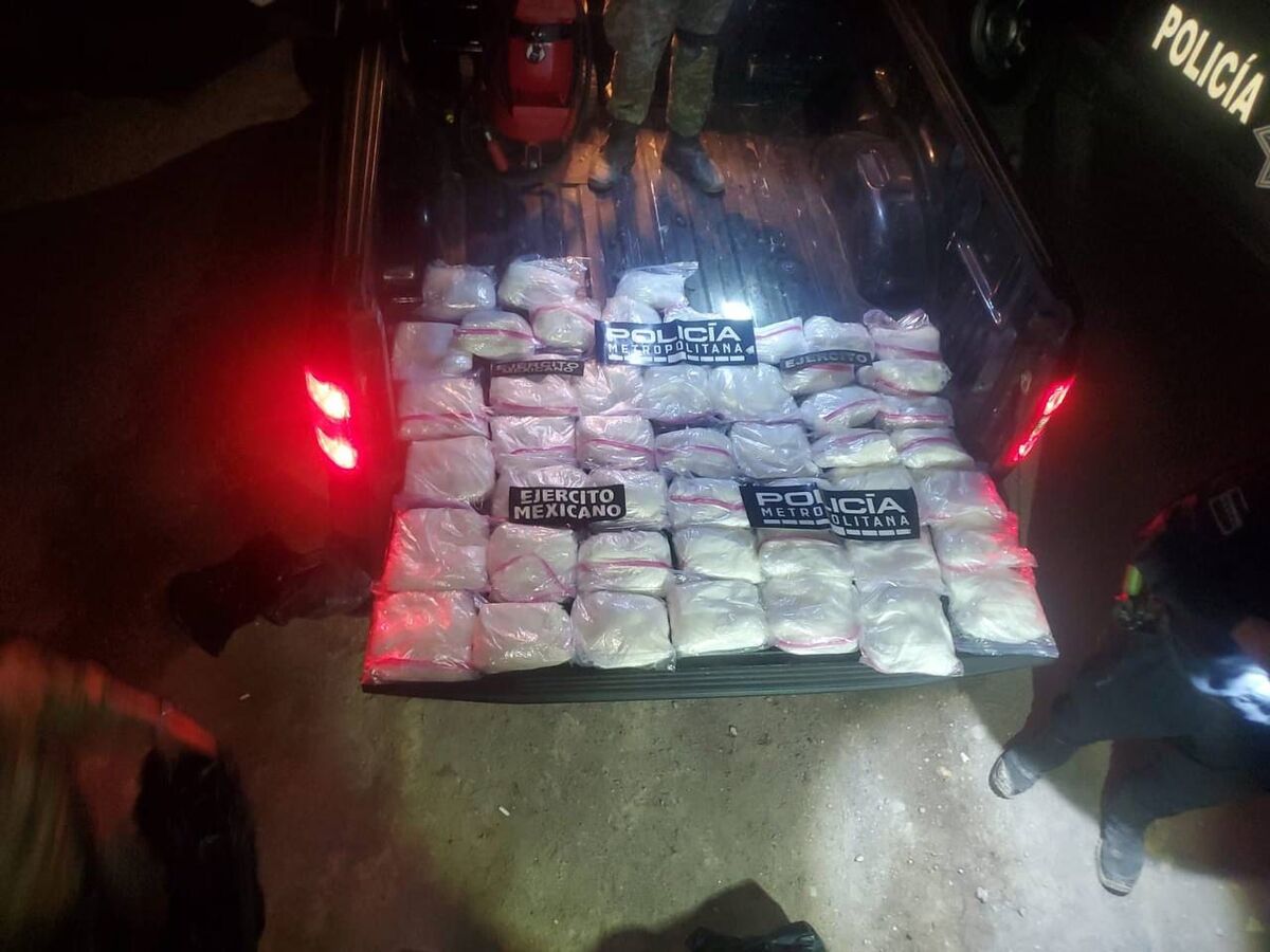 Aseguran crystal y mariguana sobre una camioneta en Tlajomulco (Cortesía)