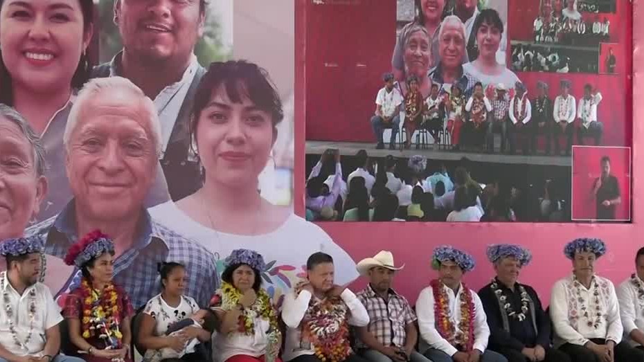 Gobernador de Hidalgo entrega Tarjetas del Bienestar en Tlanchinol y Lolotla