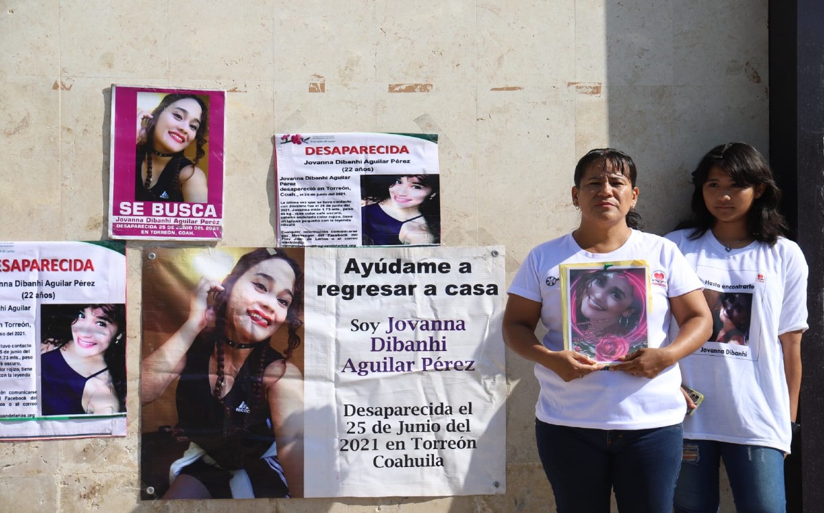 La madre de Jovanna, acudió al Árbol de la Vida en la Alameda. (Especial)