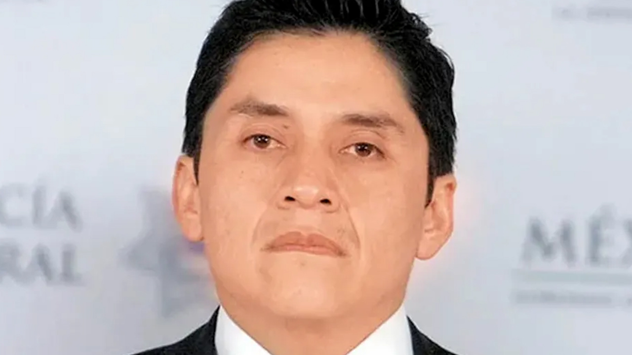 Detienen a ex titular antisecuestro de la PGR, por caso Ayotzinapa