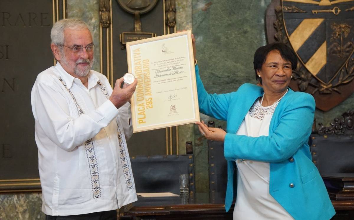 Enrique Graue, rector de la UNAM, y Miriam Nicado, rectora de la Universidad de La Habana. (EmbaMexCuba).