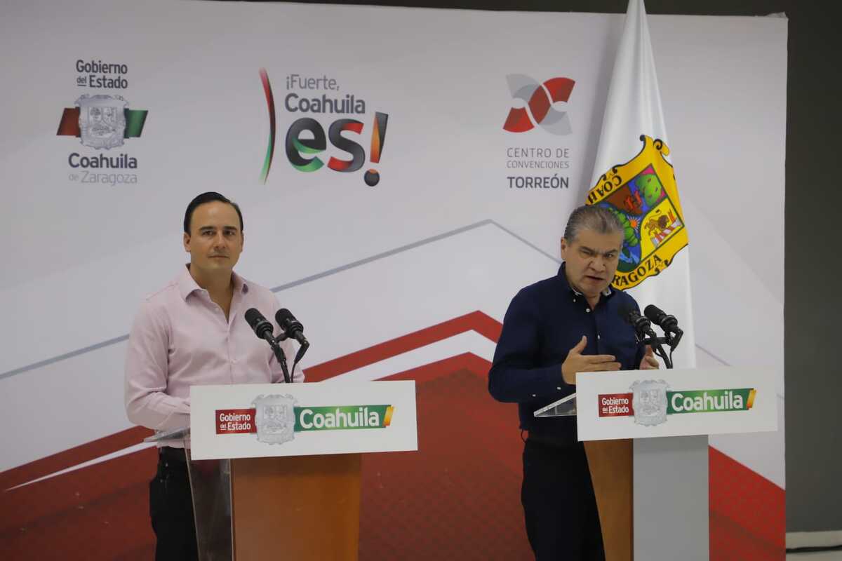 Miguel Ángel Riquelme Solís, dio la bienvenida al Sub Comité Covid-19, a Manolo Jiménez Salinas. | Manuel Guadarrama