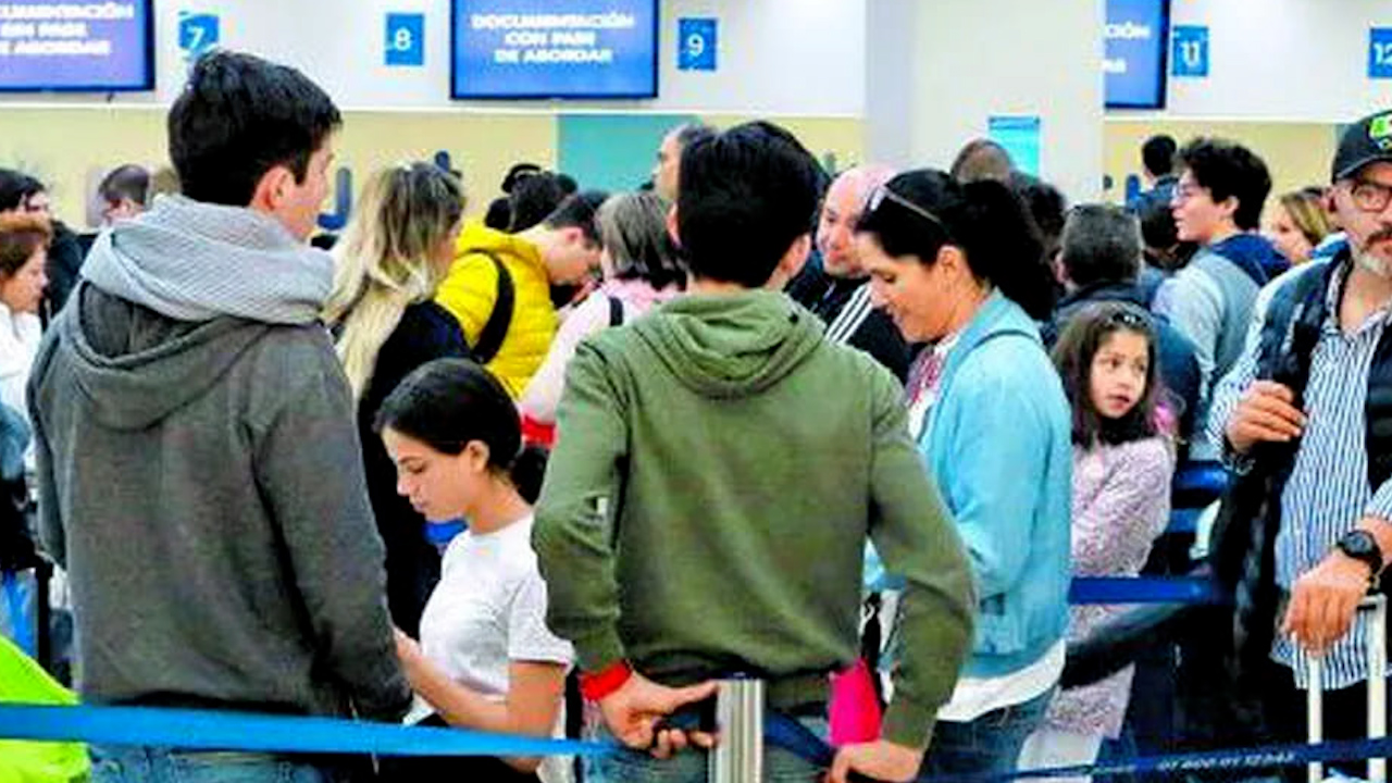 Superpeso motiva a mexicanos a viajar por placer al extranjero