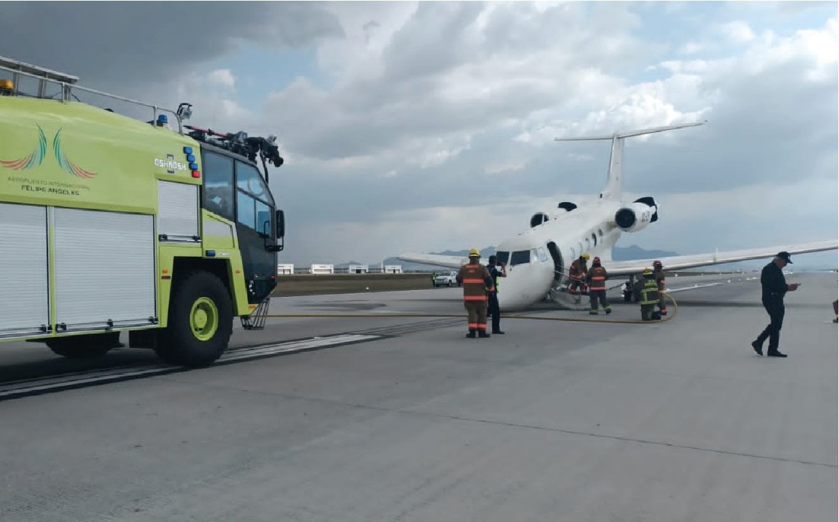 Avión de FGR aterriza de emergencia en el AIFA por fallas en tren de aterrizaje. | Twitter