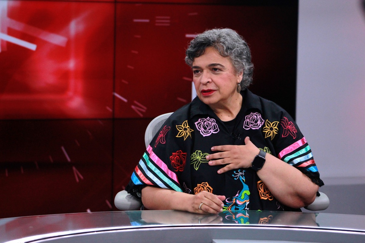 Beatriz Paredes en entrevista con Carlos Zúñiga en Notivox Televisión | Daniel López