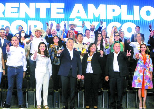 Las dirigencias de PAN, PRI y PRD en el anuncio del proceso de selección para los comicios federales. Ariana Pérez