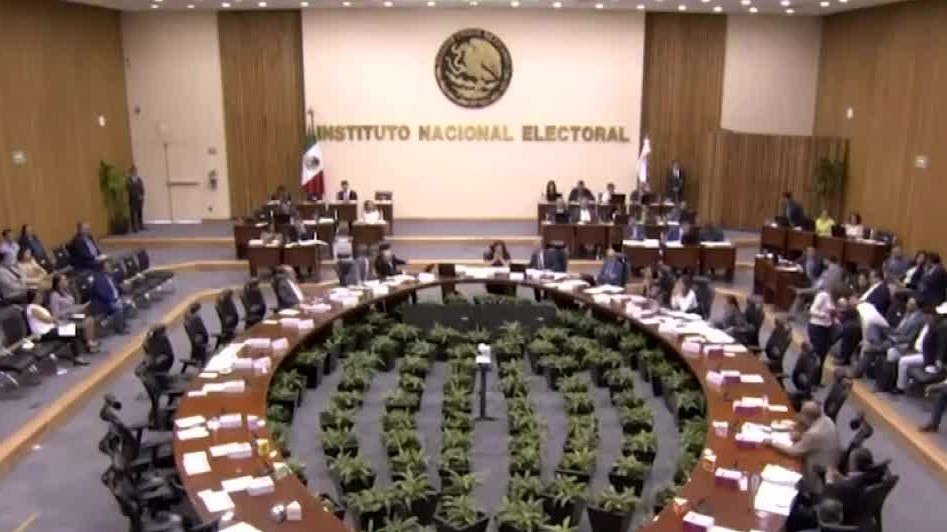 Comisión del INE rechaza suspender actos públicos de 'corcholatas'