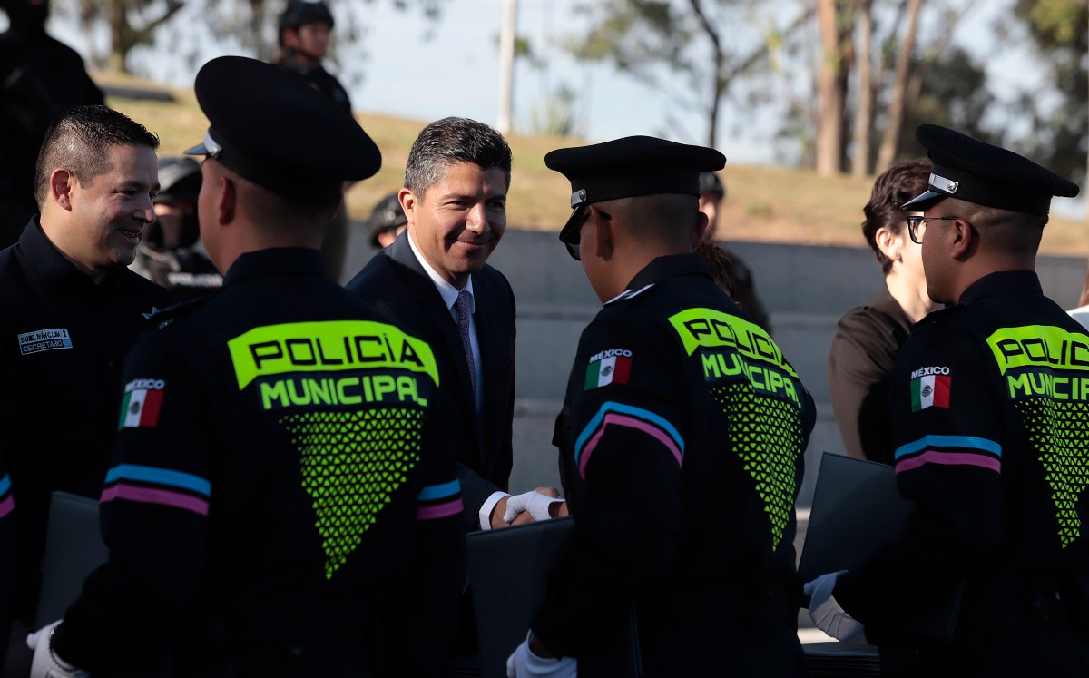 Eduardo Rivera anuncia reducción de jornada laboral para policías municipales | Agencia Enfoque
