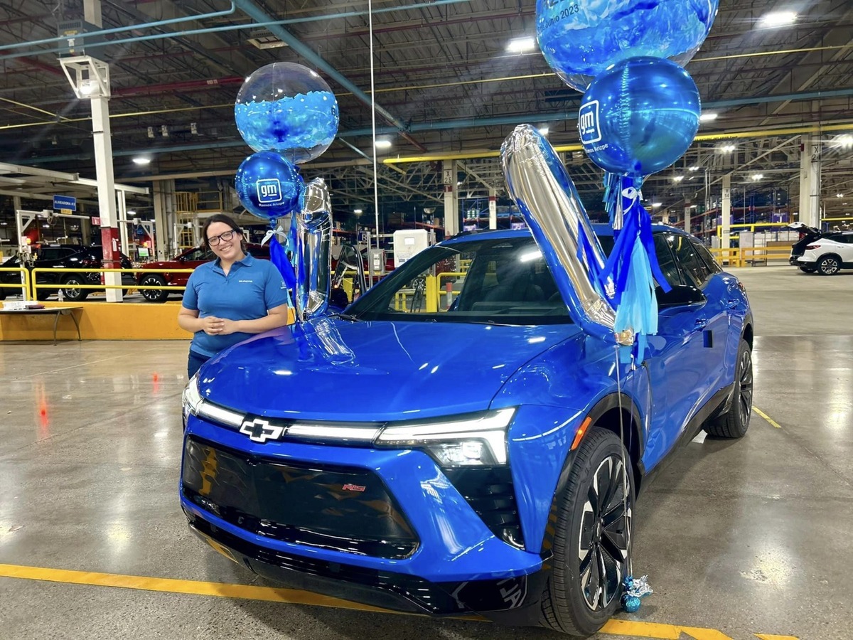 General Motors fabrica la primer camioneta eléctrica en Coahuila. | Facebook