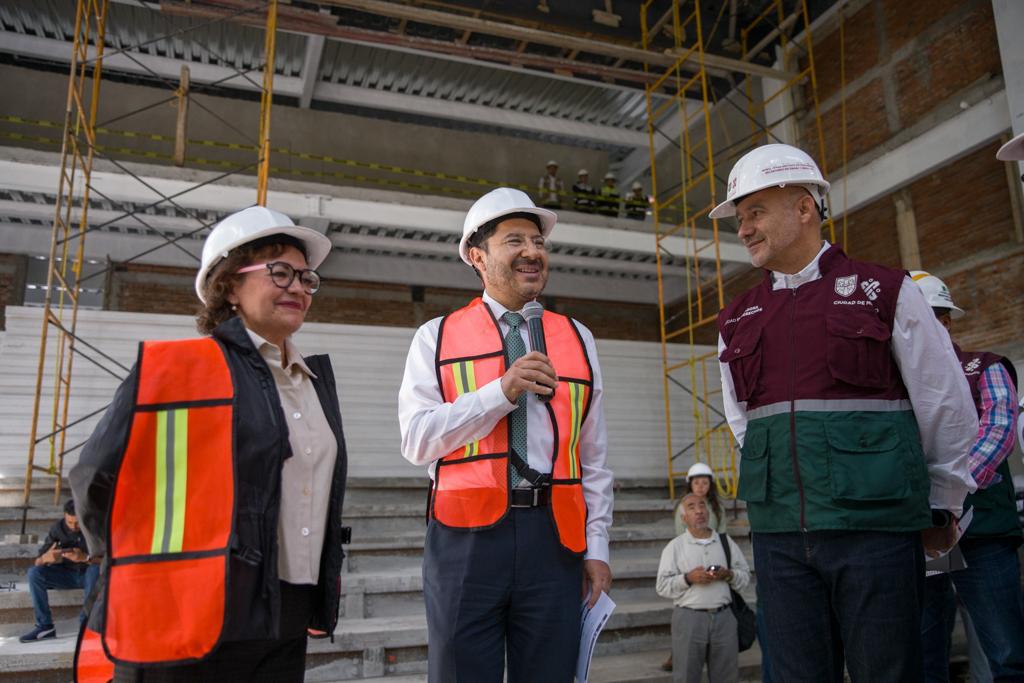 Se ejecutan trabajos para la colocación de muros.