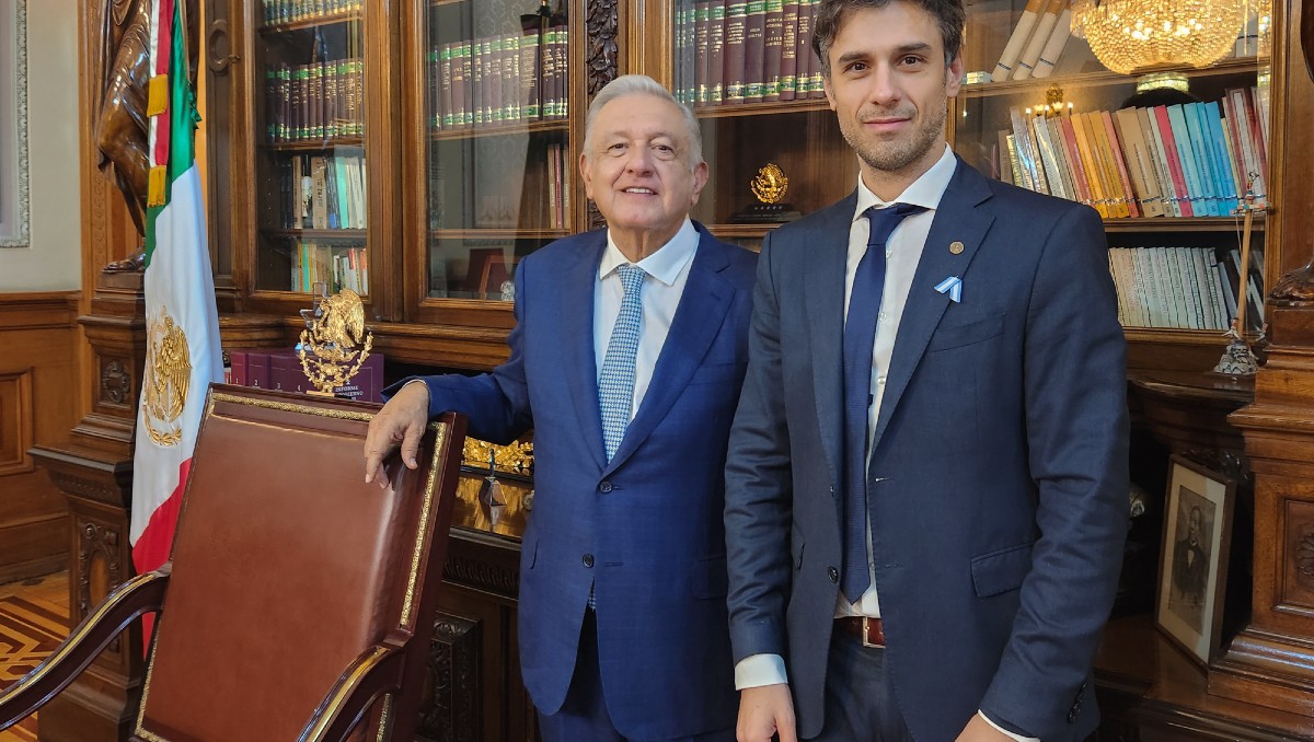 AMLO se reúne con abogado de Pedro Castillo; pide a ONU salir de su letargo. | Twitter