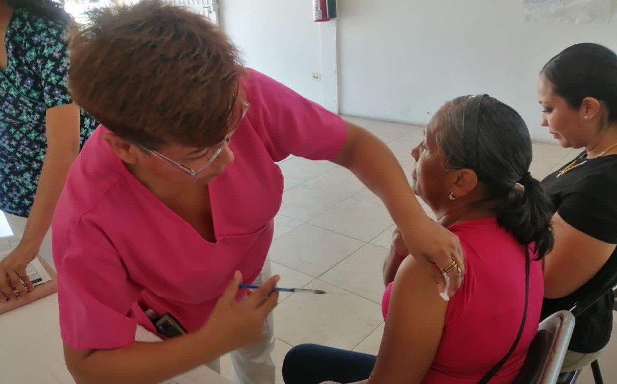Los asistentes también recibieron la vacuna contra el nemococo. Foto: Especial