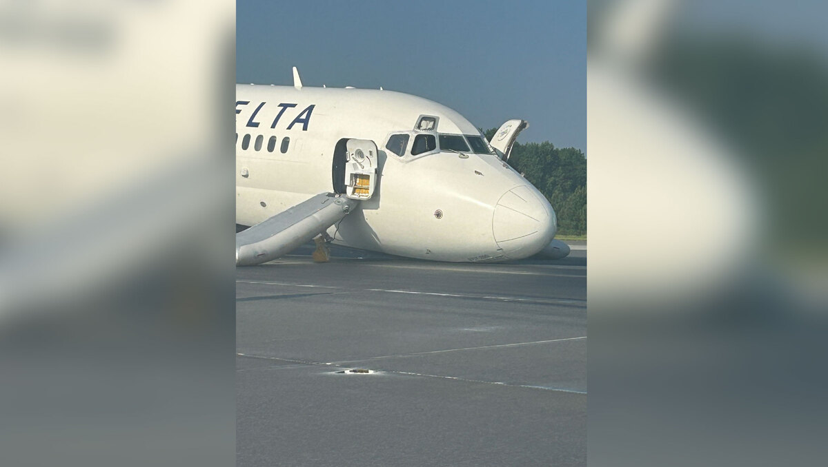 Avión Boeing 717 aterriza de emergencia en aeropuerto de Carolina del Norte, Estados Unidos | Especial