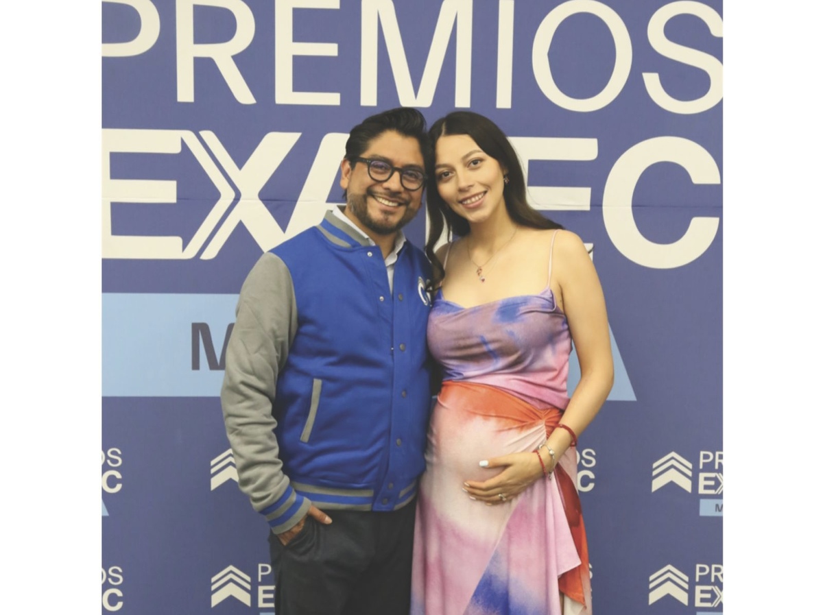José Luis Romo recibió reconocimiento del Tec. (Arturo Valedez)