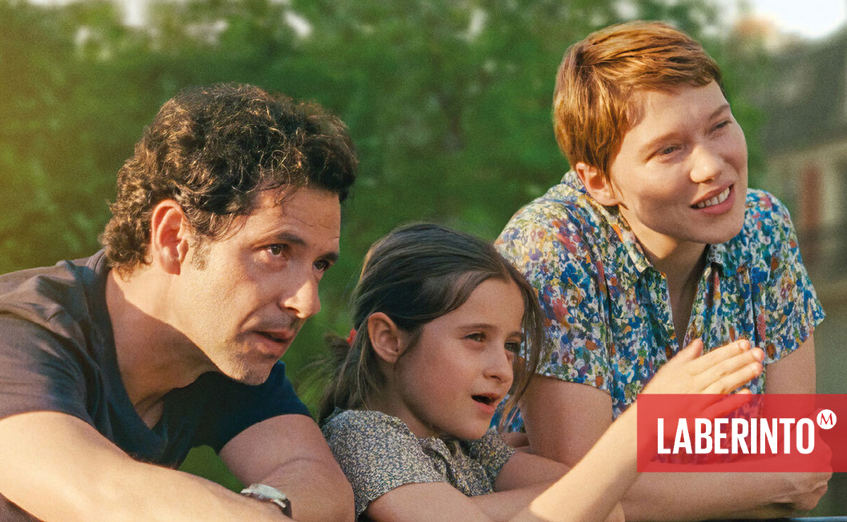 Melvil Poupaud, Camille Leban Martins y Léa Seydoux en ‘Una linda mañana’. (MUBI)