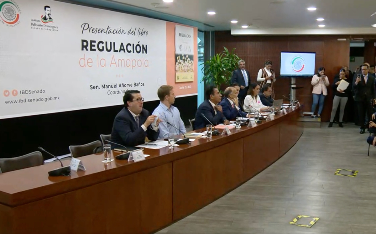 Presentación del libro 'Regulación de la amapola' en el Senado de la República.| Especial
