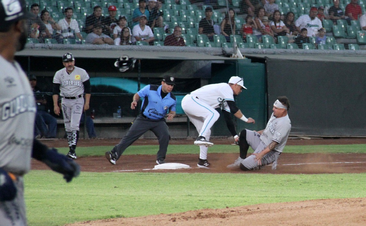 Saraperos y Mariachis se enfrentaron en la LMB (Cortesía)