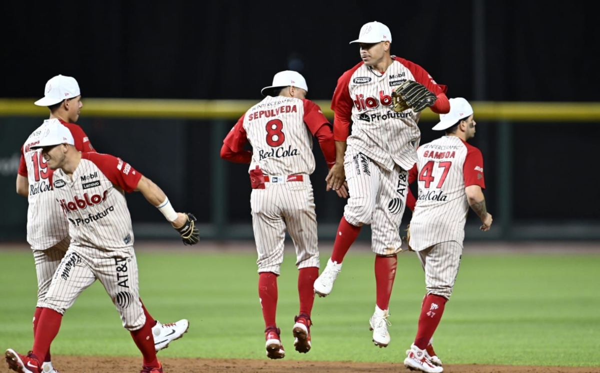 Diablos Rojos le gana a Rieleros en el Estadio Alfredo Harp Helú (Enrique Gutiérrez)
