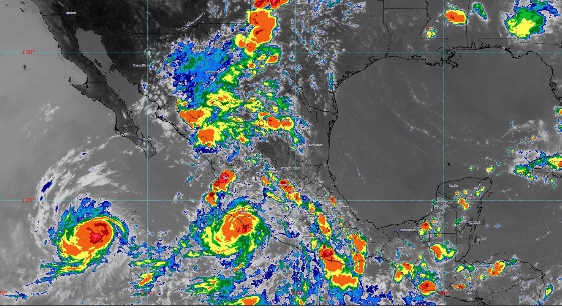 Huracán 'Beatriz' toca tierra en costas mexicanas