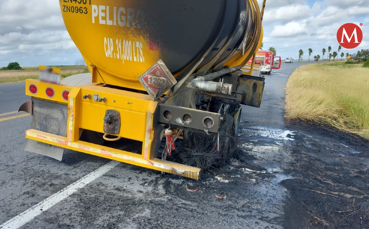 Se incendia pipa cargada de diésel carretera Matamoros- San Fernando