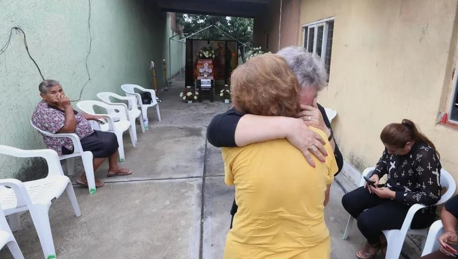 Hay poca asistencia a velorio de Hipólito Mora: hermano; "la gente tiene miedo"