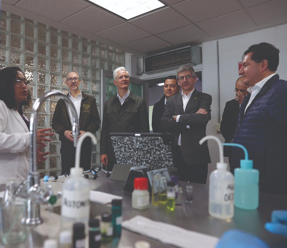 Cuenta con 15 laboratorios de investigación. especial