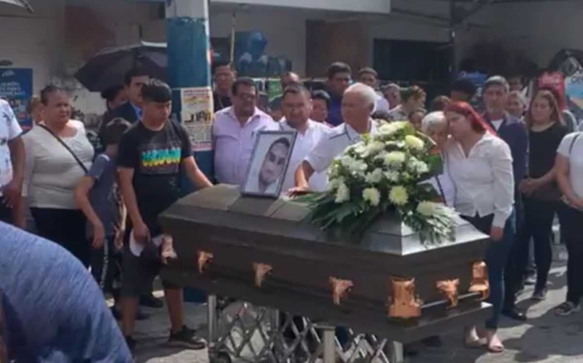 El cuerpo de Juanito fue despedido en compañía de sus seres queridos | Agustín Martínez