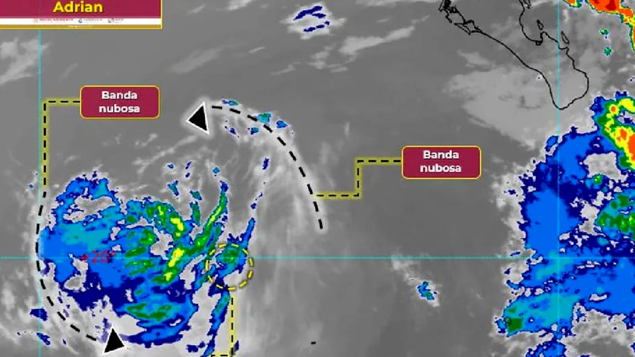 Tormenta tropical 'Adrián' se debilita tras alejarse de Baja California Sur