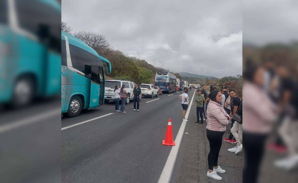 Accidente carretero en Tequila deja como saldo un fallecido y dos heridos graves