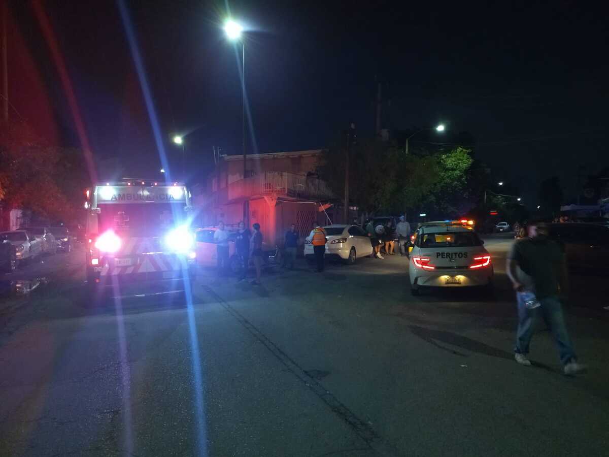 Taxita atropella a niño de 3 años en Torreón; familiares golpean a conductor. | Especial