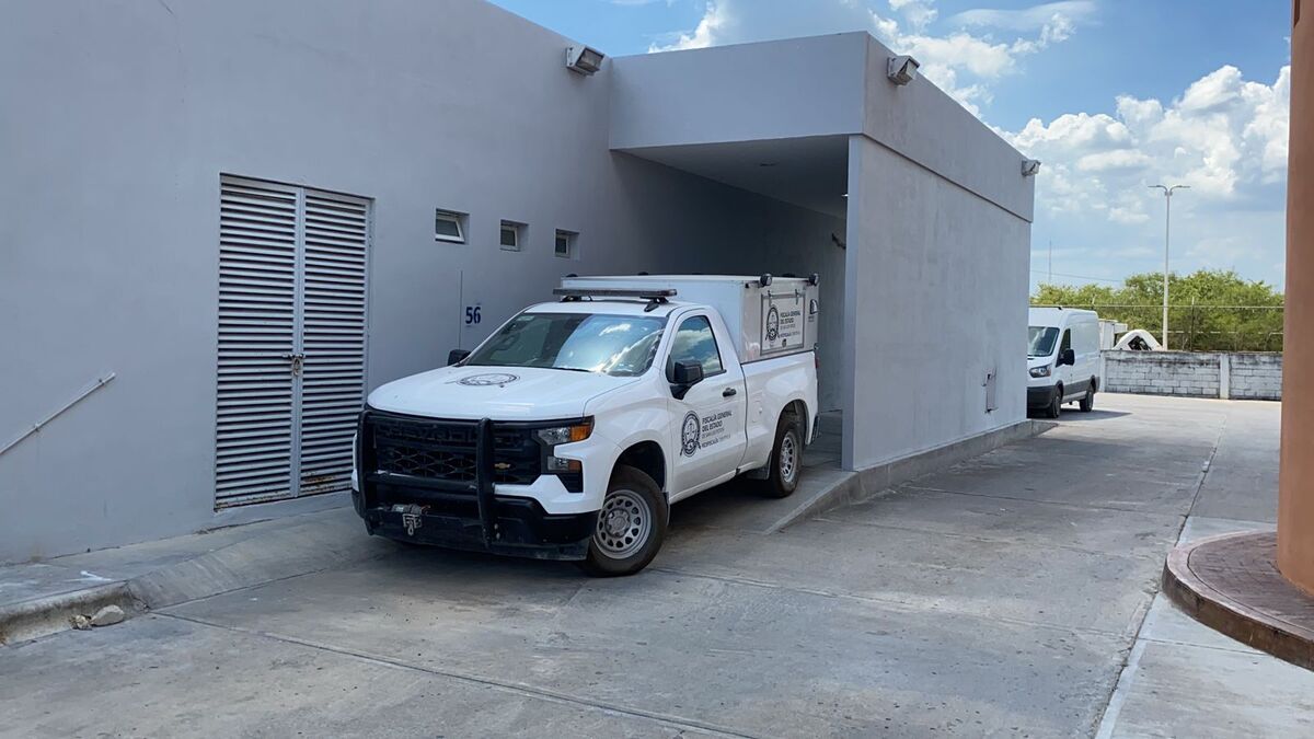 Camioneta de la Fiscalía General del Estado de San Luis Potosí.