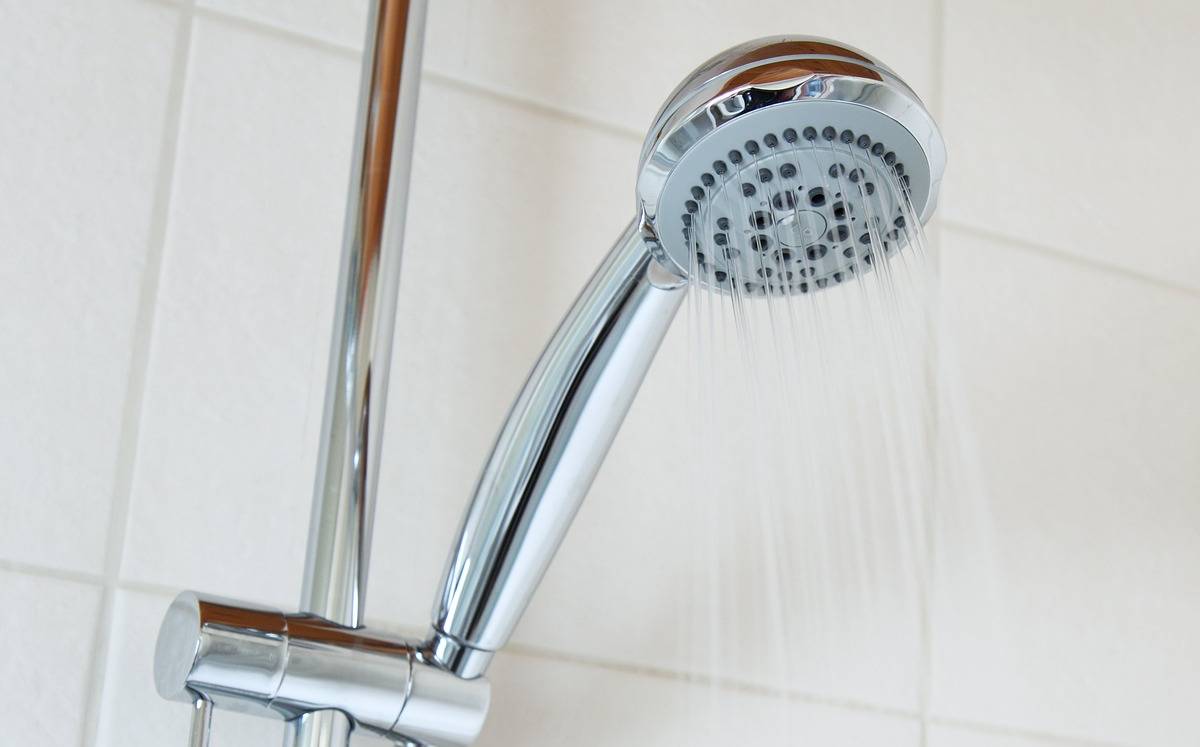 ¿Cuánto debe durar una ducha? | Especial