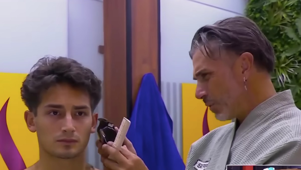 Mayer se ofreció a mejorar el look de Emilio, pero el resultado fue polémico / Captura