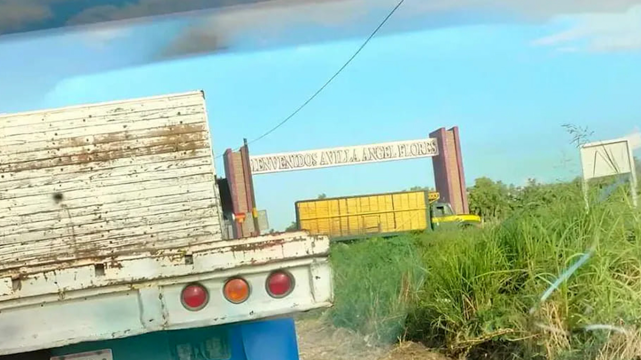 Reportan múltiples bloqueos y enfrentamientos armados en Navolato, Sinaloa