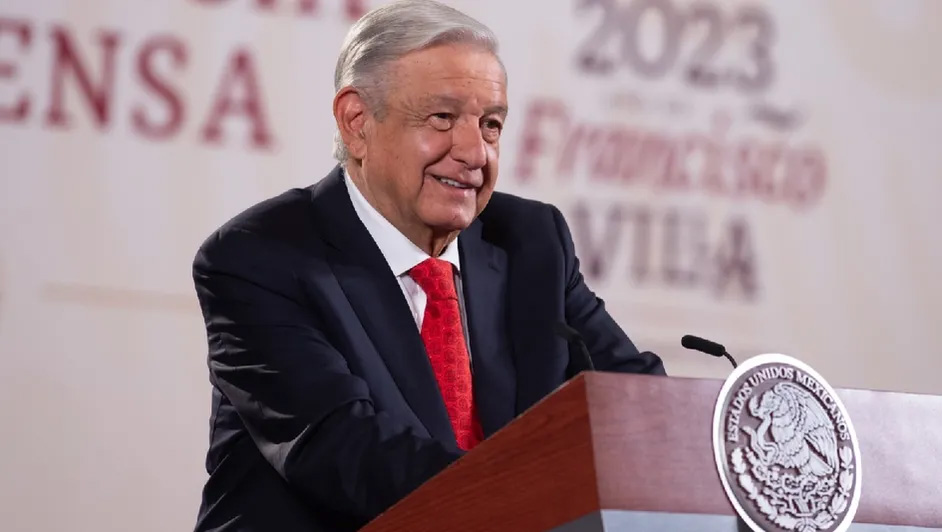 AMLO recomienda a ‘corcholatas’ no abandonar inversión pública