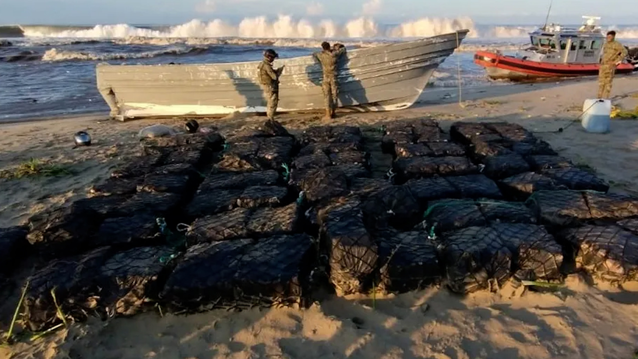 Marina decomisa embarcación con más de dos toneladas de cocaína en Acapulco